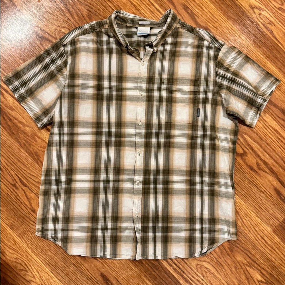 Men’s Columbia Olive and Beige Plaid Short Sleeve Button Down Shirt XXL